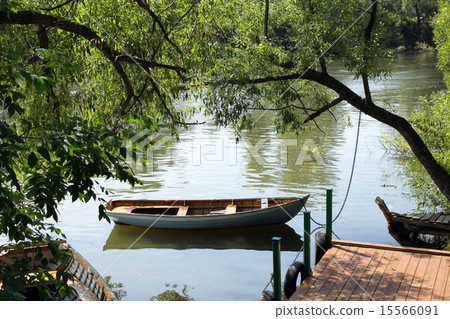 Jetty on the river 15566091