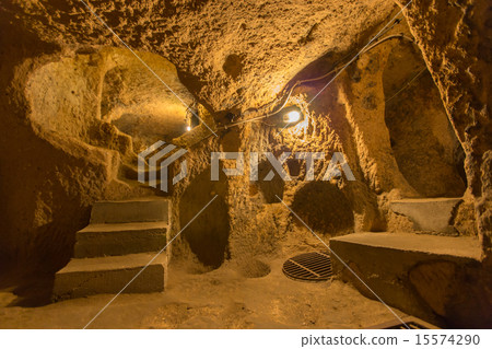 Derinkuyu cave city 15574290