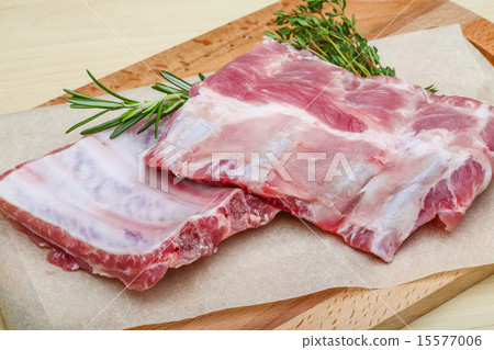 Raw pork ribs 15577006