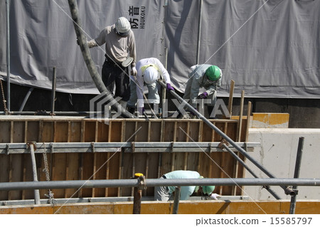 Under construction 15585797