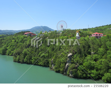 通過Kisogawa河看到的Enakyo Land 通過Kisogawa河看到的Enakyo Land 15586220
