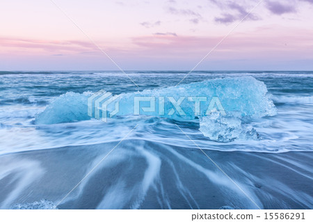 Iceberg beach Iceland 15586291