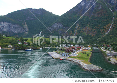 從松恩峽灣出發 從松恩峽灣出發 15586895