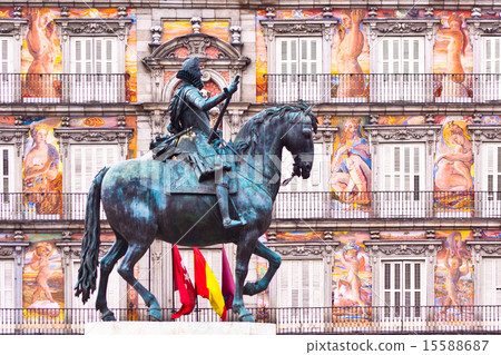 Statue of King Philips III, Plaza Mayor, Madrid. Statue of King Philips III, Plaza Mayor, Madrid. 15588687