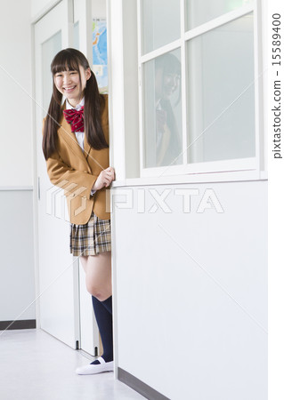 middle School girls  middle School girls  15589400