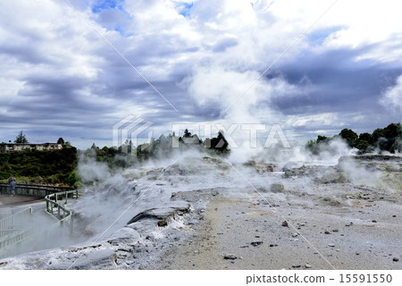 A geyser 15591550