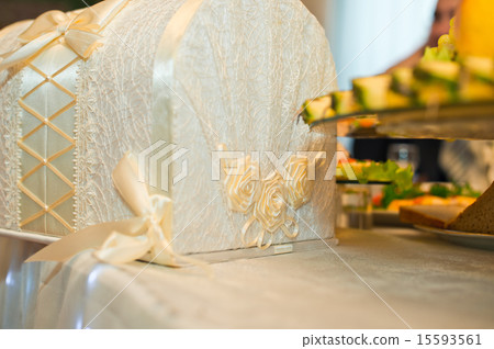 Laid the table Laid the table 15593561