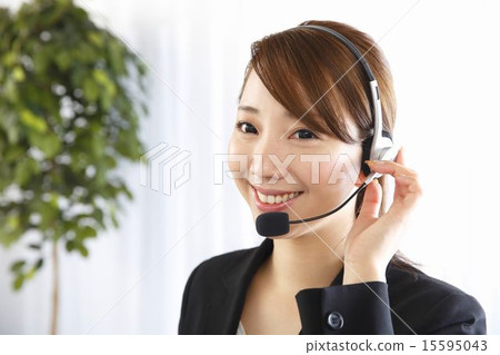 operator woman 15595043
