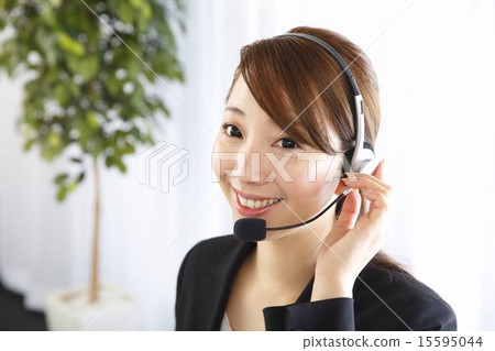 operator woman 15595044