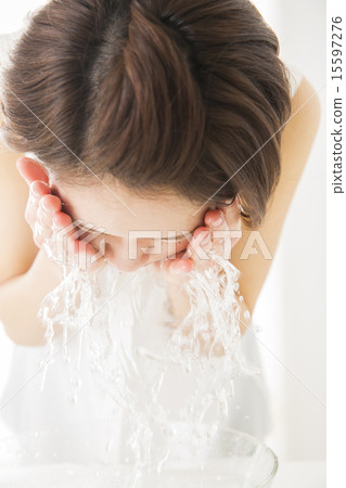 Beauty Image Young lady washing face Beauty Image Young lady washing face 15597276