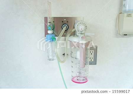 Oxygen device in the hospital room 15599017