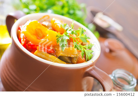 baked vegetables 15600412