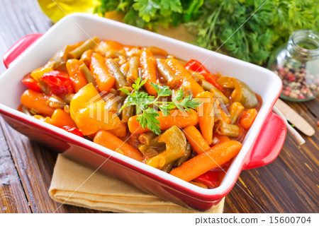 baked vegetables 15600704