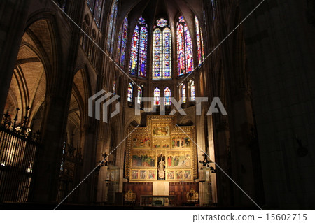 利昂大教堂彩色玻璃西班牙 利昂大教堂彩色玻璃西班牙 15602715
