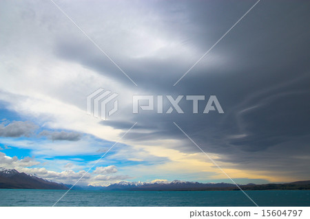 Dark Clouds and Blue Sky over Lake Pukaki 15604797