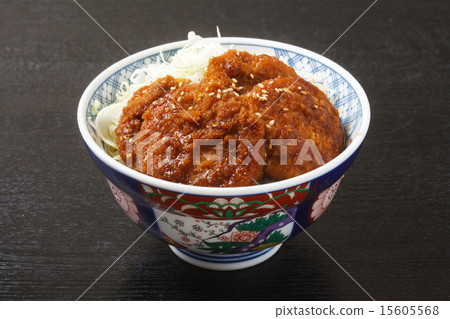 在米的西紅柿醬炸肉排 在米的西紅柿醬炸肉排 15605568