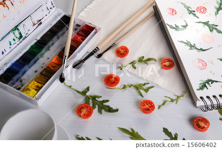 cherry tomatoes ans arugula cherry tomatoes ans arugula 15606402