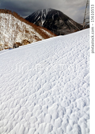 從Oku-Nikko和Shinkansen山脊線，Mt。 15610553