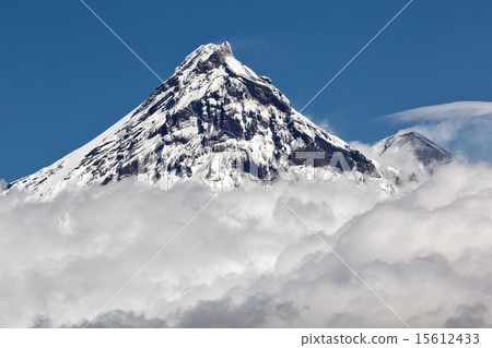Kamen Volcano and active Klyuchevskoi. Kamchatka 15612433