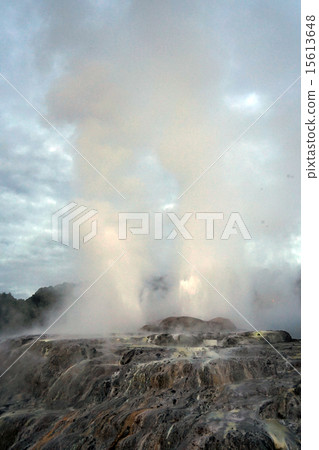 Geysers blowing up water vapor 1 15613648