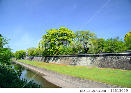 Kumamoto castle's long fence 15615639