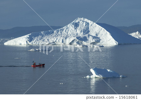 Giant Icebergs of Disko Bay Giant Icebergs of Disko Bay 15618061