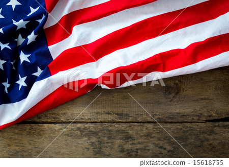 圖庫照片: american flag on wood background