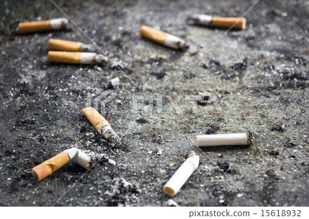 Dirty ashtray Dirty ashtray 15618932