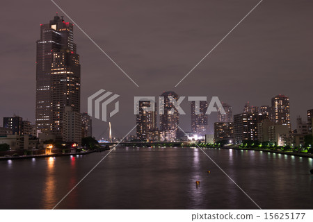 Sumidagawa在傍晚黑暗中 Sumidagawa在傍晚黑暗中 15625177