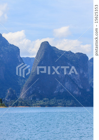 Khao sok park, mountain and lake Khao sok park, mountain and lake 15625353