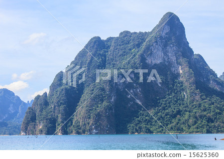 Khao sok park, mountain and lake Khao sok park, mountain and lake 15625360