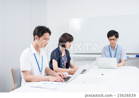 Office image 15626839