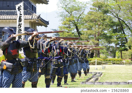 信州國寶松本城老式炮飾風光 15628860