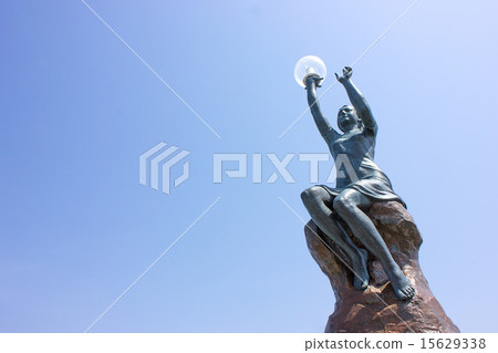 Rumoi port, woman with wave light (person), lighthouse Rumoi port, woman with wave light (person), lighthouse 15629338