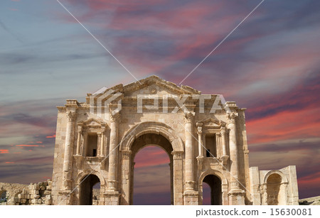 Arch of Hadrian in Gerasa (Jerash), Jordan 15630081