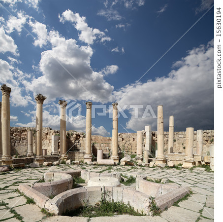 Roman ruins in the Jordanian city of Jerash,Jordan Roman ruins in the Jordanian city of Jerash,Jordan 15630194