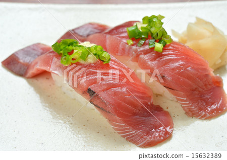 Sushi (bonito / bonito). Sushi (bonito / bonito). 15632389