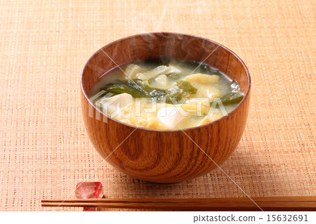 裙帶菜和豆腐味噌湯 裙帶菜和豆腐味噌湯 15632691
