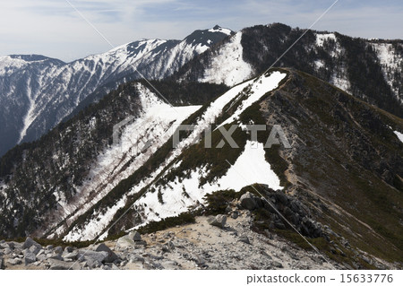 Destination of snow in the direction of butterflies 15633776
