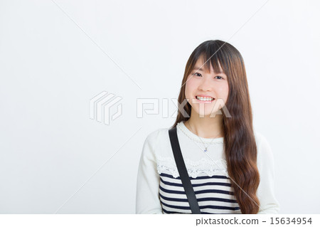A fairly white girl looking good on wave 15634954