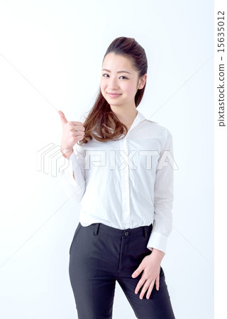 年輕的女士20年代白色背頭髮模型好的好兆頭 年輕的女士20年代白色背頭髮模型好的好兆頭 15635012