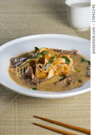wat tan hor, popular cantonese fried noodle 15642248