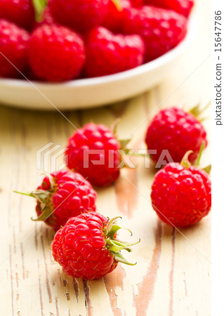 照片素材(图片): raspberry fruit