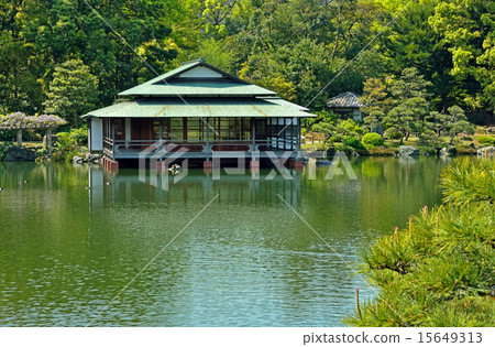 Kiyosumi garden: Oizumi water and Ryoi Kiyosumi garden: Oizumi water and Ryoi 15649313