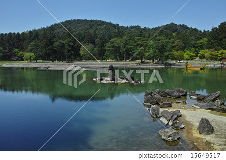 Hiraizumi Hogokenji garden · Oizumi pond and Pond Neuton stone 15649517