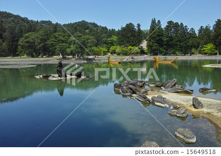 Hiraizumi Hogokenji garden · Oizumi pond and Pond Neuton stone 15649518