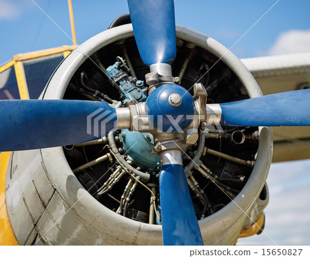 Airplane propeller close-up 15650827