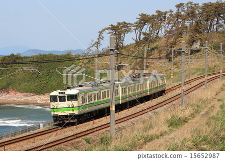 在海邊的信越乾線115系列（直江⇔長岡） 15652987