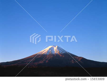 Mt. Fuji in early winter 15653809