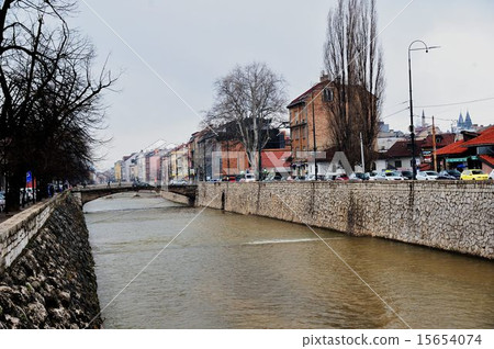 City tour of Sarajevo 15654074